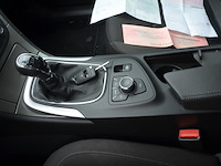 Personenwagen opel insignia , type og-a, variant bc11, versie 1a01a2akfge5, chassisnummer wolgm5ec8a1074022 , bouwjaar 06-04-2010 (sleutel, alle boorddocumenten) start niet, batterij leeg - afbeelding 2 van  30