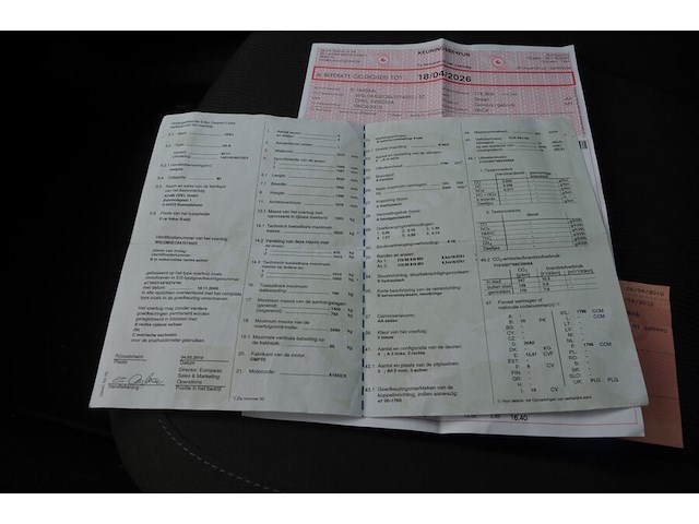 Personenwagen opel insignia , type og-a, variant bc11, versie 1a01a2akfge5, chassisnummer wolgm5ec8a1074022 , bouwjaar 06-04-2010 (sleutel, alle boorddocumenten) start niet, batterij leeg - afbeelding 11 van  30