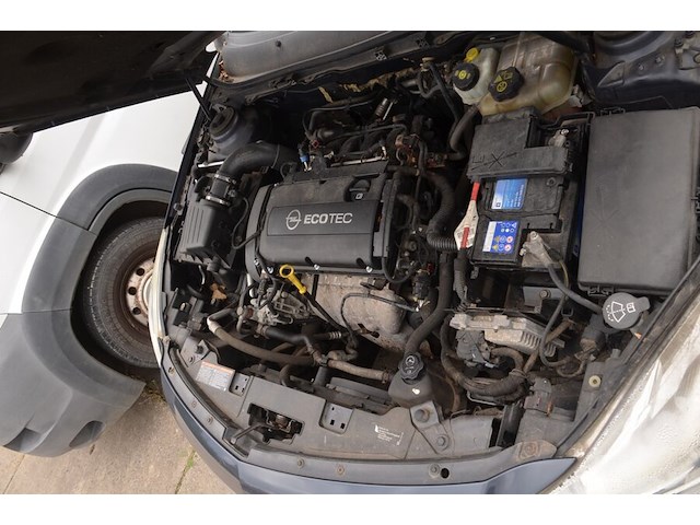 Personenwagen opel insignia , type og-a, variant bc11, versie 1a01a2akfge5, chassisnummer wolgm5ec8a1074022 , bouwjaar 06-04-2010 (sleutel, alle boorddocumenten) start niet, batterij leeg - afbeelding 17 van  30