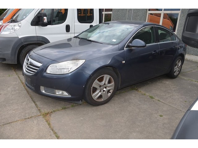 Personenwagen opel insignia , type og-a, variant bc11, versie 1a01a2akfge5, chassisnummer wolgm5ec8a1074022 , bouwjaar 06-04-2010 (sleutel, alle boorddocumenten) start niet, batterij leeg - afbeelding 19 van  30
