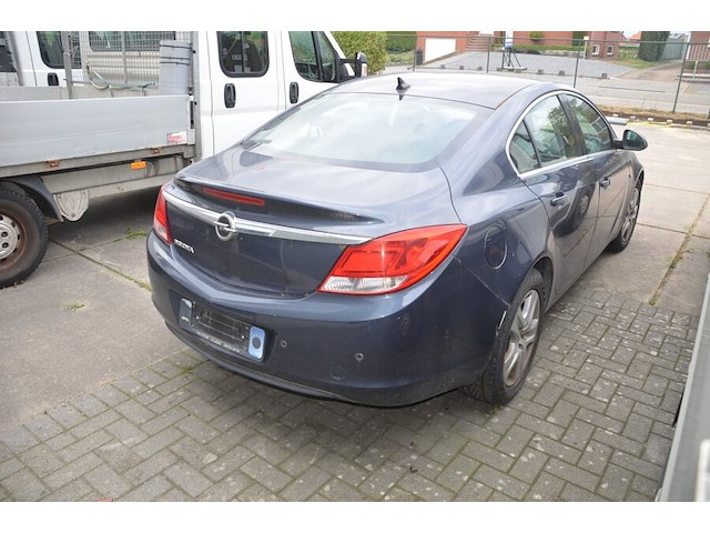 Personenwagen opel insignia , type og-a, variant bc11, versie 1a01a2akfge5, chassisnummer wolgm5ec8a1074022 , bouwjaar 06-04-2010 (sleutel, alle boorddocumenten) start niet, batterij leeg - afbeelding 24 van  30