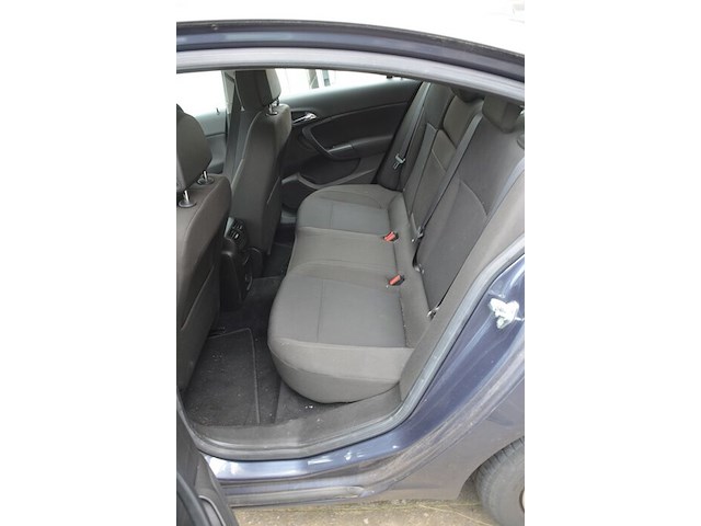 Personenwagen opel insignia , type og-a, variant bc11, versie 1a01a2akfge5, chassisnummer wolgm5ec8a1074022 , bouwjaar 06-04-2010 (sleutel, alle boorddocumenten) start niet, batterij leeg - afbeelding 23 van  30
