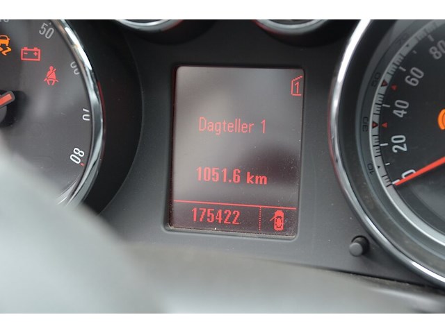 Personenwagen opel insignia , type og-a, variant bc11, versie 1a01a2akfge5, chassisnummer wolgm5ec8a1074022 , bouwjaar 06-04-2010 (sleutel, alle boorddocumenten) start niet, batterij leeg - afbeelding 27 van  30