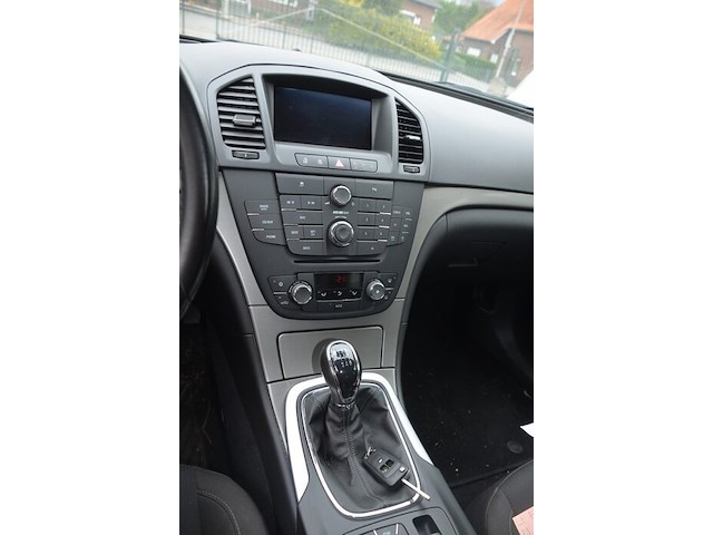 Personenwagen opel insignia , type og-a, variant bc11, versie 1a01a2akfge5, chassisnummer wolgm5ec8a1074022 , bouwjaar 06-04-2010 (sleutel, alle boorddocumenten) start niet, batterij leeg - afbeelding 29 van  30