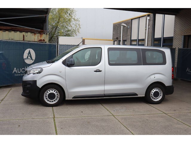 Personenwagen peugeot expert traveller diesel 102pk 2019 - afbeelding 1 van  1