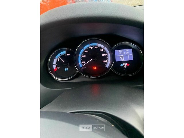 Personenwagen renault sedan - afbeelding 4 van  21