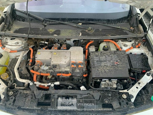 Personenwagen renault sedan - afbeelding 6 van  21