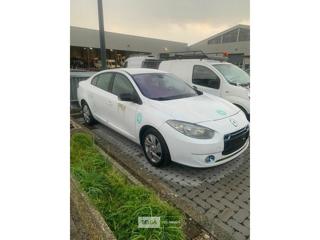 Personenwagen renault sedan - afbeelding 1 van  21