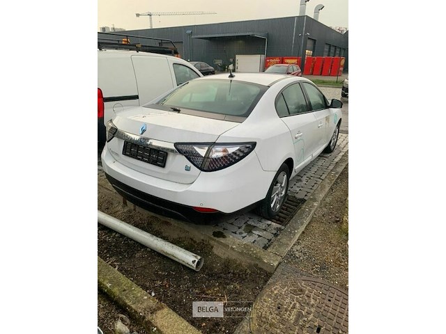 Personenwagen renault sedan - afbeelding 13 van  21