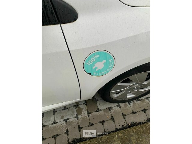 Personenwagen renault sedan - afbeelding 14 van  21