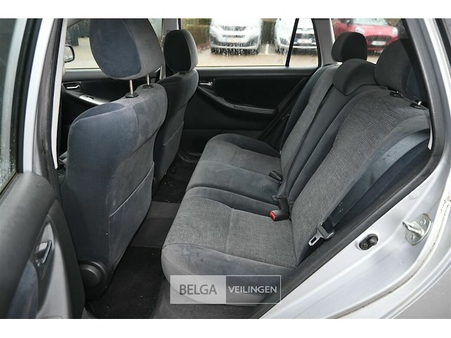 Personenwagen toyota corolla - afbeelding 9 van  17