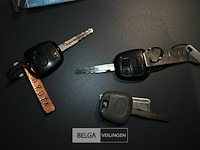 Personenwagen toyota corolla - afbeelding 13 van  17