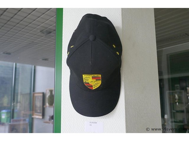 Pet van porche - afbeelding 1 van  1