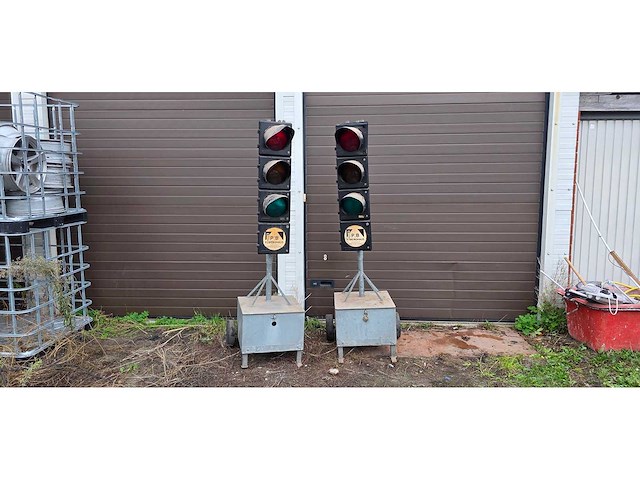 Peter berghaus - mpb4000 - 2x verkeerslicht - afbeelding 1 van  3