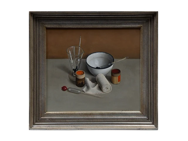 Peter van tongerloo (1946), still life with pharmacist utilities, 1974, oil on canvas 45 x 50 cm. (17.71 x 19.67 in.), frame: 60 x 65 cm. (23.62 x 25.58 in.) - afbeelding 2 van  6