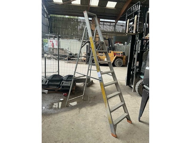 Petry aluminium trapladder - afbeelding 1 van  4