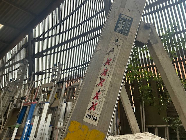 Petry aluminium trapladder - afbeelding 4 van  4