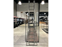 Petry ladder - afbeelding 2 van  4