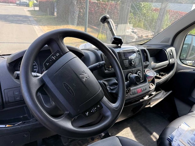 Peugeot - 16-07-2014 - boxer - bestelwagen - personenauto - afbeelding 8 van  21