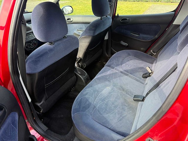 Peugeot - 2003 - 206 - personenauto - afbeelding 10 van  28