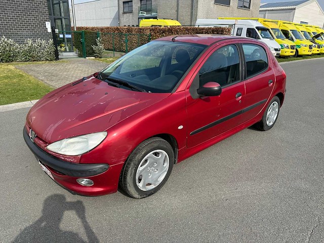 Peugeot - 2003 - 206 - personenauto - afbeelding 1 van  28