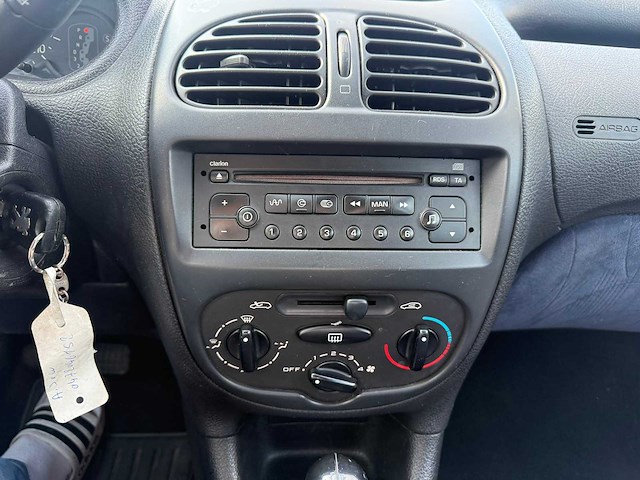Peugeot - 2003 - 206 - personenauto - afbeelding 15 van  28