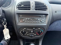 Peugeot - 2003 - 206 - personenauto - afbeelding 15 van  28