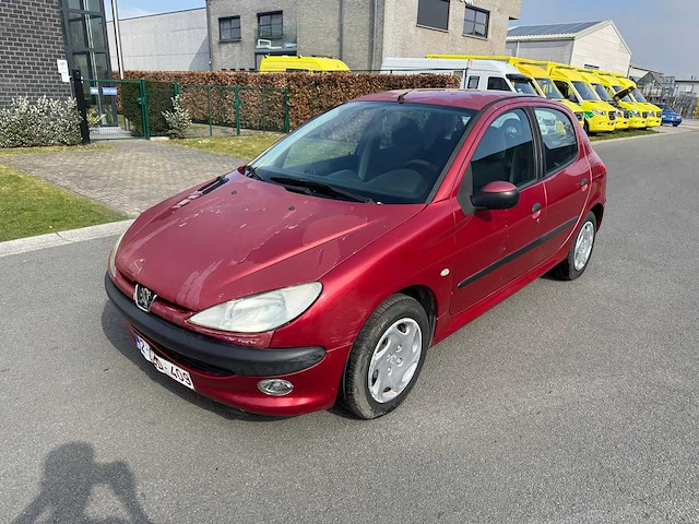 Peugeot - 2003 - 206 - personenauto - afbeelding 12 van  28