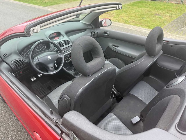 Peugeot - 2004 - 206 - cabrio - personenauto - afbeelding 15 van  28