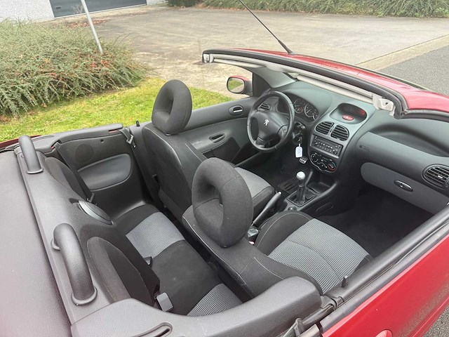 Peugeot - 2004 - 206 - cabrio - personenauto - afbeelding 12 van  28