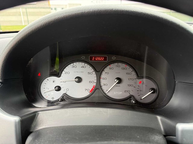 Peugeot - 2004 - partner - personen - personenauto - afbeelding 14 van  18