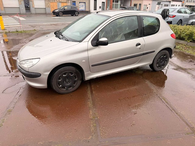 Peugeot - 2005 - 206 - personenauto - afbeelding 8 van  11