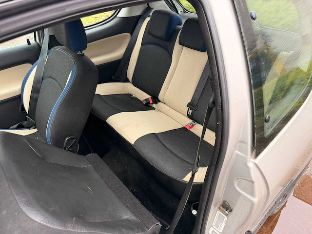 Peugeot - 2005 - 206 - personenauto - afbeelding 11 van  11