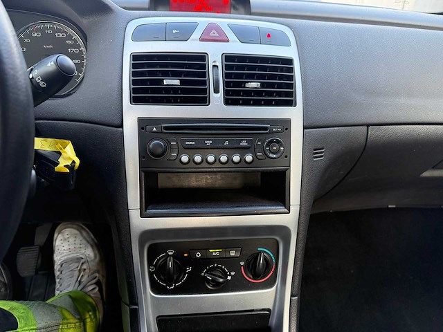 Peugeot - 2005 - 307 - personenauto - afbeelding 9 van  19