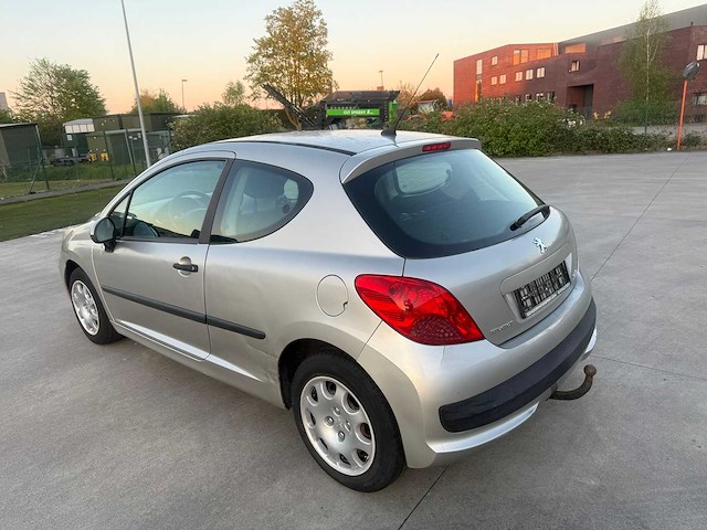 Peugeot - 2008 - 207 - hatback - personenauto - afbeelding 8 van  28