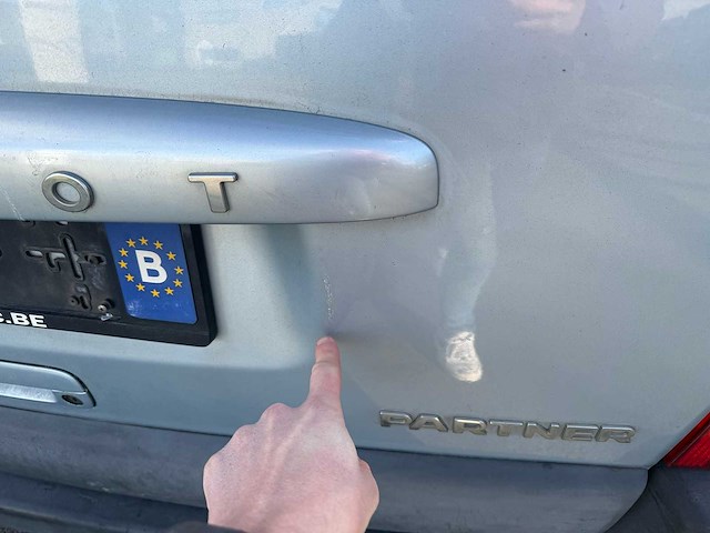 Peugeot - 2008 - partner - personenauto - afbeelding 5 van  27