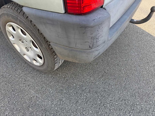 Peugeot - 2008 - partner - personenauto - afbeelding 7 van  27