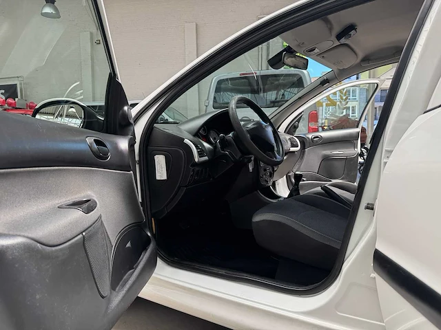 Peugeot - 2010 - 206+ - 206 - personenauto - afbeelding 10 van  24