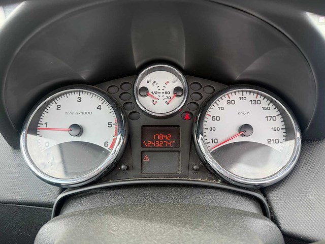 Peugeot - 2010 - 207 cabrio - cabrio - personenauto - afbeelding 8 van  10
