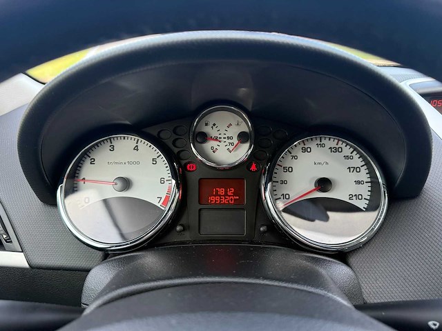 Peugeot - 2011 - 207 - personenauto - afbeelding 14 van  25