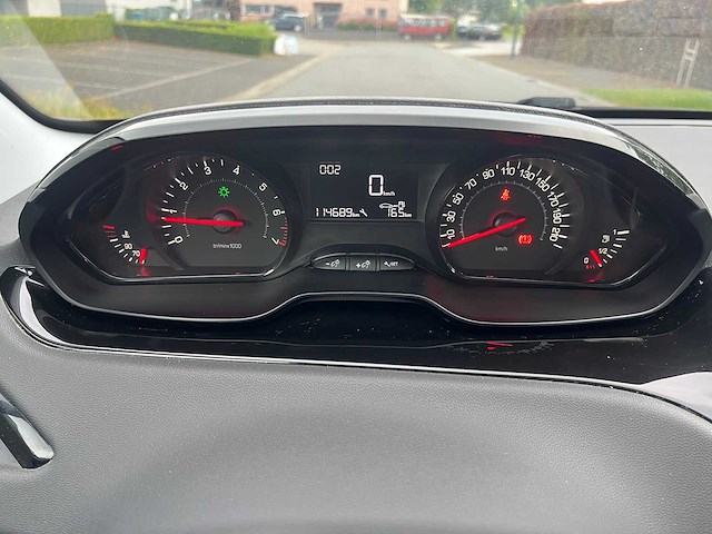 Peugeot - 2013 - 208 - personenauto - afbeelding 15 van  24