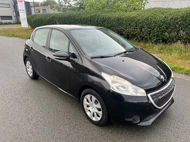 Peugeot - 2013 - 208 - personenauto - afbeelding 1 van  24