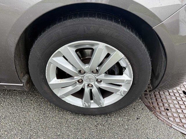 Peugeot - 2014 - 308 - personenauto - afbeelding 15 van  28