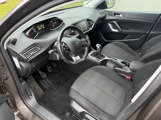 Peugeot - 2014 - 308 - personenauto - afbeelding 16 van  28