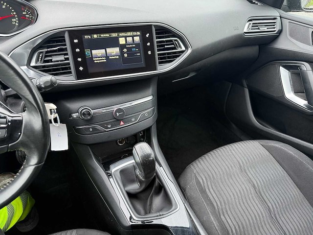 Peugeot - 2014 - 308 - personenauto - afbeelding 19 van  28