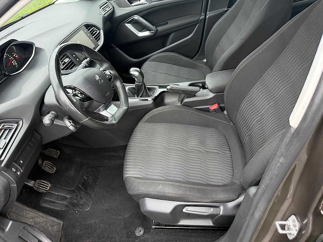 Peugeot - 2014 - 308 - personenauto - afbeelding 15 van  18