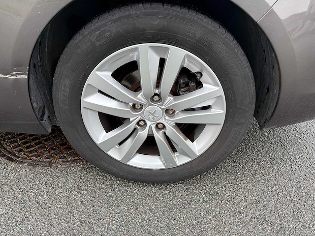 Peugeot - 2014 - 308 - personenauto - afbeelding 4 van  9