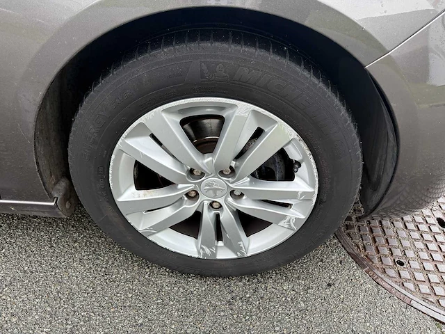 Peugeot - 2014 - 308 - personenauto - afbeelding 17 van  28