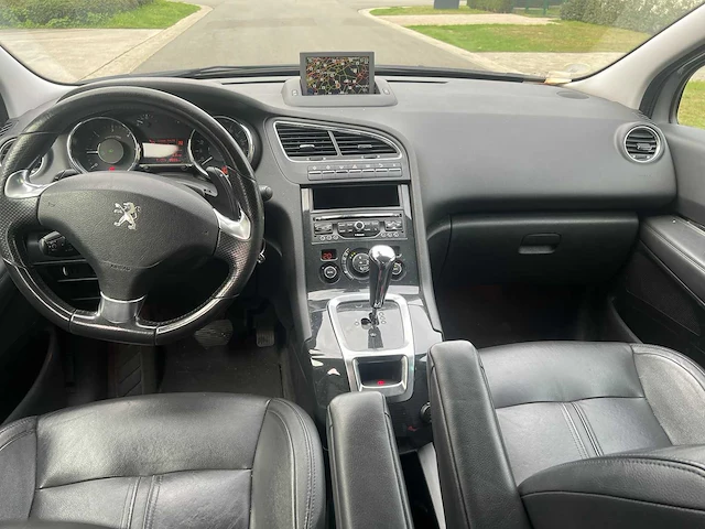Peugeot - 2014 - 5008 - - personenauto - afbeelding 24 van  38