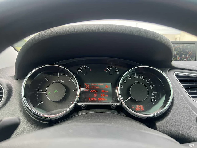 Peugeot - 2014 - 5008 - - personenauto - afbeelding 31 van  38